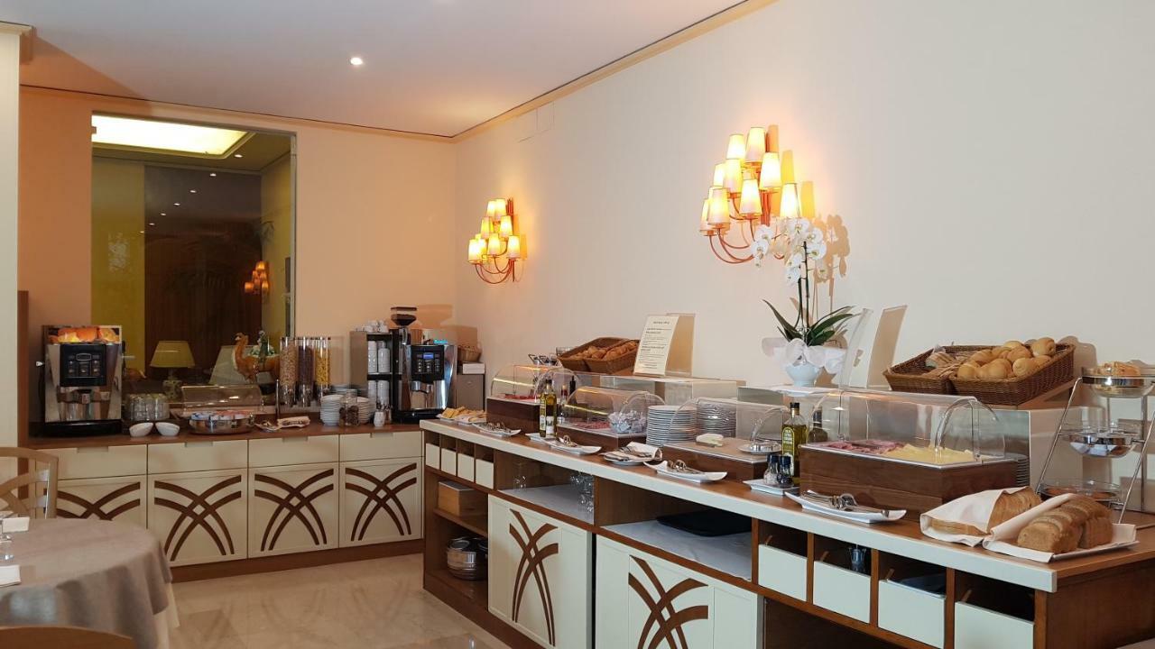 Hotel Parma E Oriente Wellness & Spa มอนเตกาตินี แตร์เม ภายนอก รูปภาพ